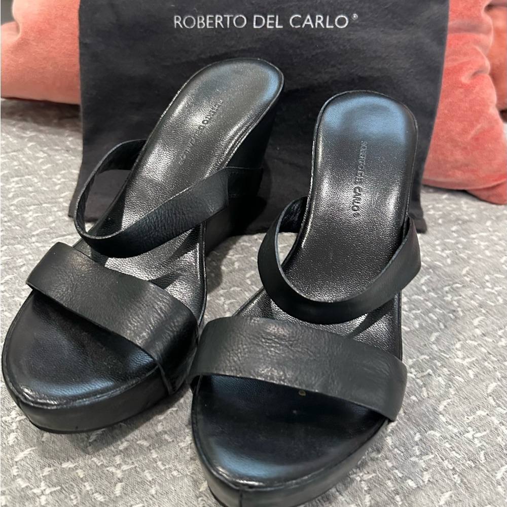 Roberto del Carlo black leather wedges